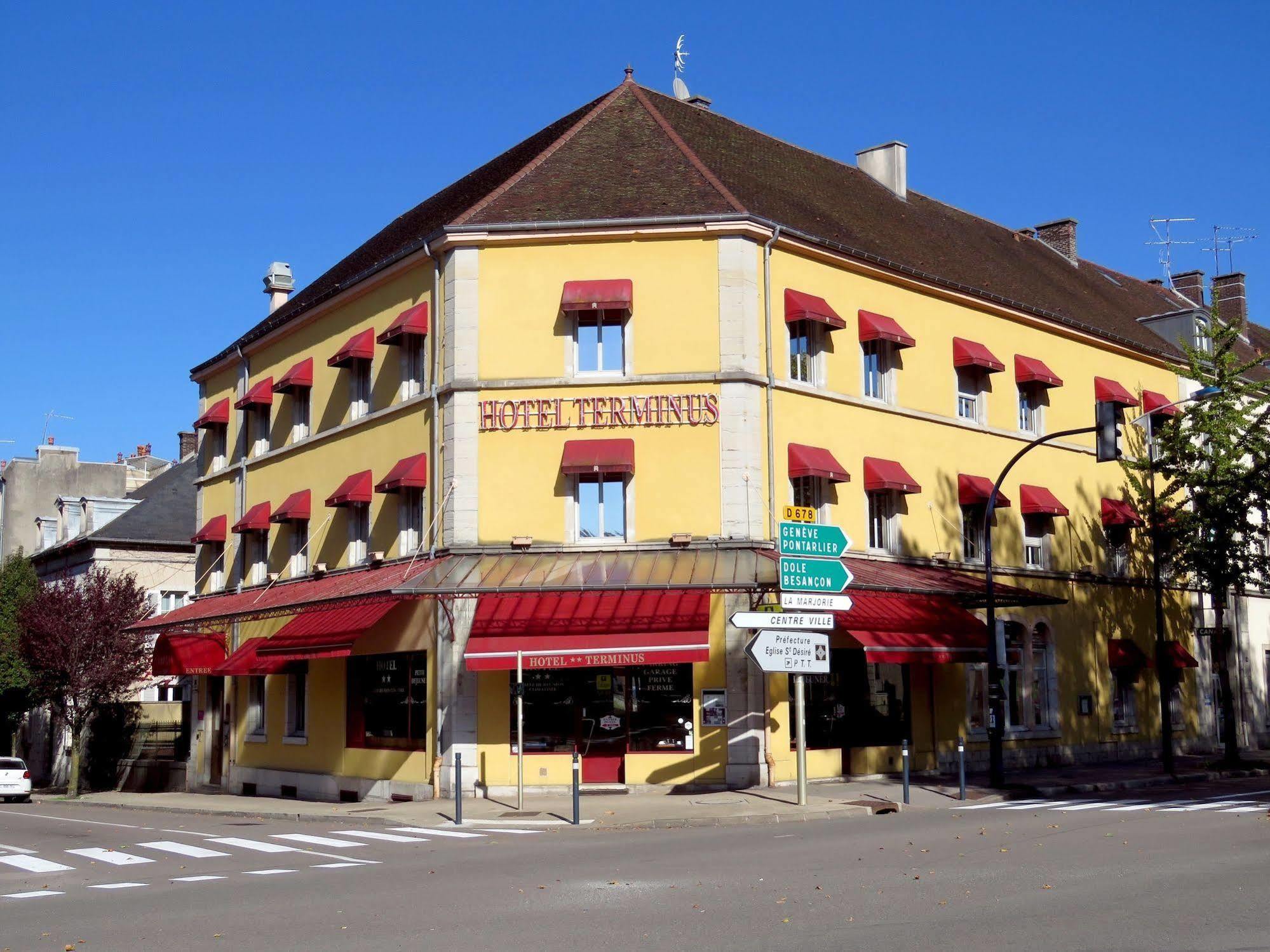 Hotel Terminus - Pizzeria Pizz'A Gogo - Salle De Sport - Face A La Gare Lons-le-Saunier Exteriér fotografie