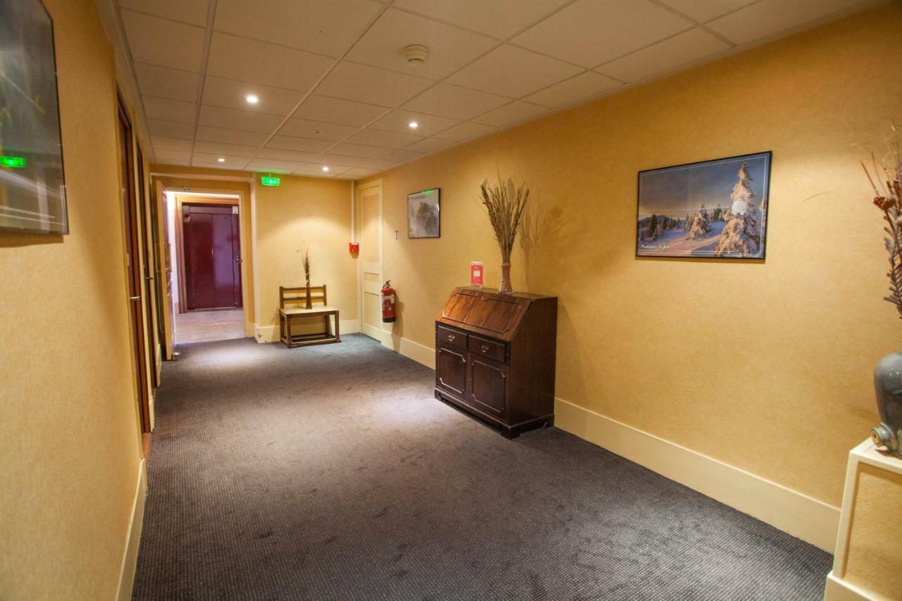 Hotel Terminus - Pizzeria Pizz'A Gogo - Salle De Sport - Face A La Gare Lons-le-Saunier Exteriér fotografie